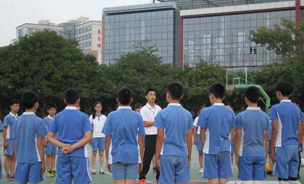 綦江縣打通鎮(zhèn)大羅學?！赋踔胁俊?></a></div>
            <dl>
              <dt><a href=