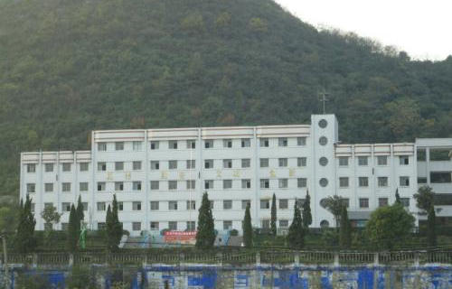 修文縣久長中學(xué)好不好