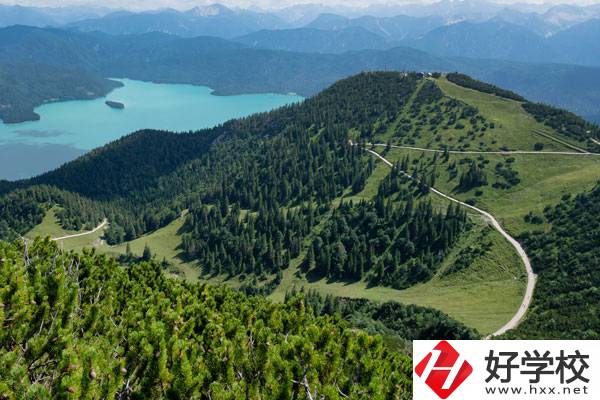 湘潭縣第一職業(yè)中專技術(shù)學(xué)校有哪些特色專業(yè)？