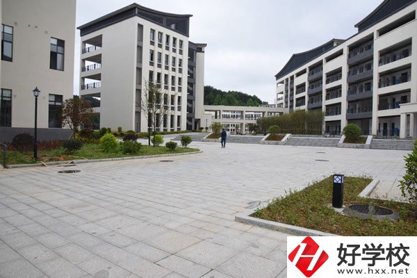 新晃侗族自治縣職業(yè)中等專業(yè)學(xué)校好不好？