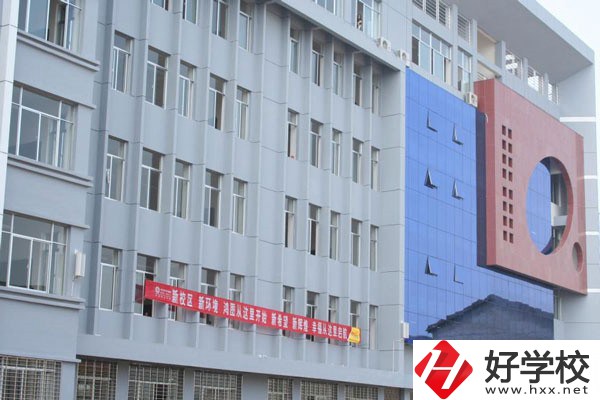 張家界有沒(méi)有招往屆生、插班生、轉(zhuǎn)學(xué)生的職校？