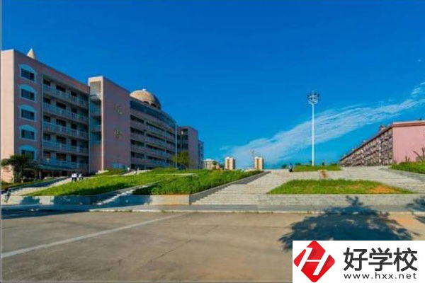 婁底幼兒師范高等?？茖W校教學樓