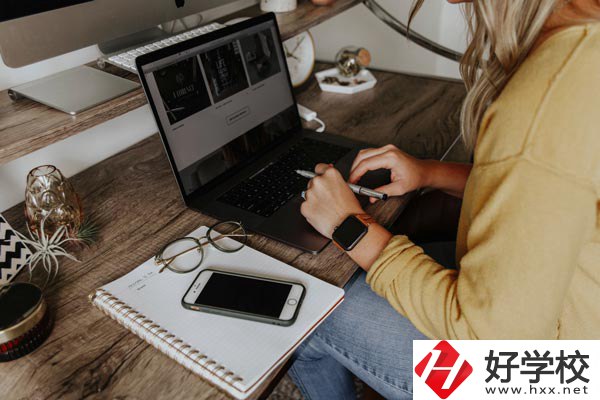 計算機平面設計專業(yè)去哪學？看看湖南這幾所中職學校