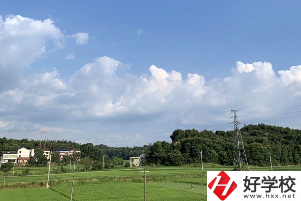 婁底市工貿(mào)職業(yè)中專學(xué)校有哪些專業(yè)？就業(yè)前景怎么樣？