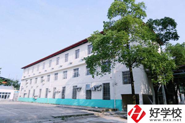 湘鄉(xiāng)市華光電子工業(yè)職業(yè)技術(shù)學校教學樓