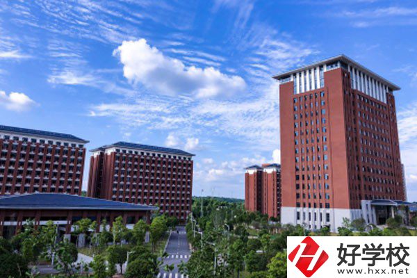湖南可以學(xué)舞蹈類專業(yè)的職校有哪些？學(xué)費(fèi)貴不貴？