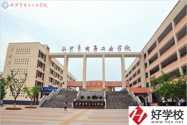 長(zhǎng)沙學(xué)費(fèi)便宜的中專有哪些？有什么招生專業(yè)？