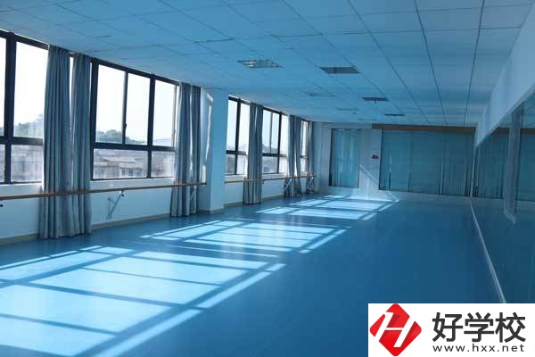 長沙華中涉外職業(yè)高中有哪些熱門專業(yè)？