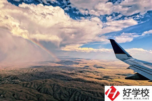 桂東縣職業(yè)教育中心報(bào)名要求有哪些？學(xué)費(fèi)貴嗎？