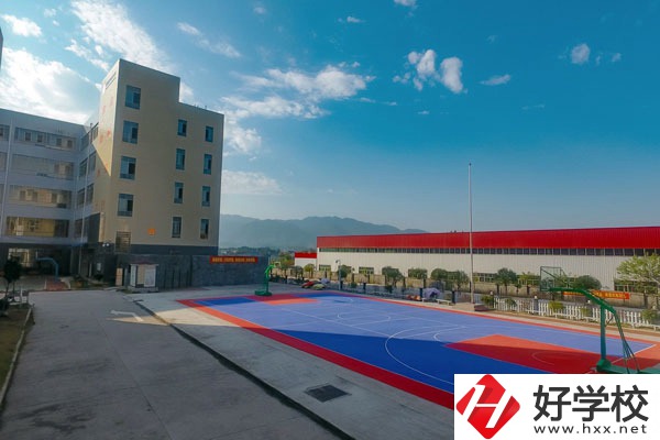 茶陵職業(yè)中等專業(yè)學(xué)校辦學(xué)條件如何？有什么辦學(xué)成果？