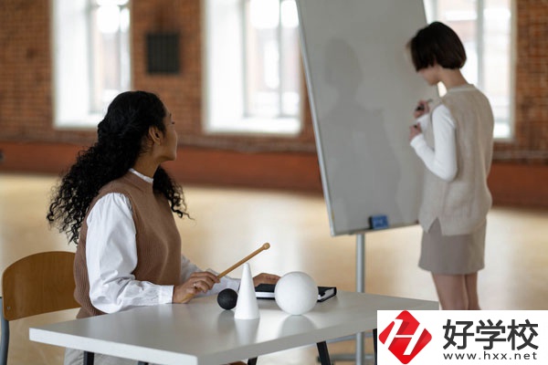 湖南省商業(yè)職業(yè)中等專業(yè)學(xué)校怎么樣？宿舍怎么樣？