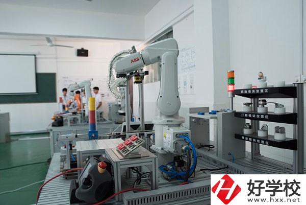 寧遠(yuǎn)縣職業(yè)中專學(xué)校開設(shè)了哪些專業(yè)，有哪些辦學(xué)特色？