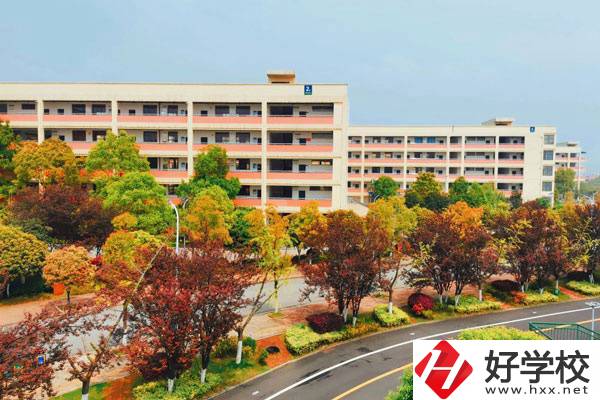 長(zhǎng)沙市有哪些中專學(xué)校？它們學(xué)費(fèi)貴不貴？