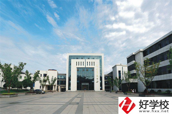 衡陽市高級技工學(xué)校辦學(xué)條件怎么樣？設(shè)施設(shè)備好不好？