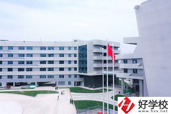 長沙湘麓醫(yī)藥中等職業(yè)技術(shù)學校教學樓
