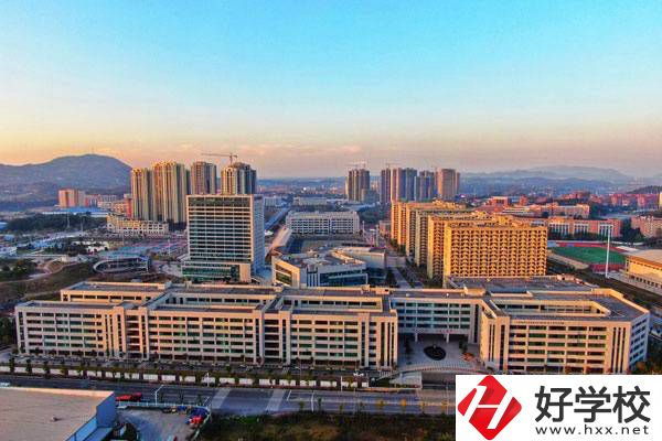 長(zhǎng)沙學(xué)外語(yǔ)讀什么職校好？有什么辦學(xué)優(yōu)勢(shì)？