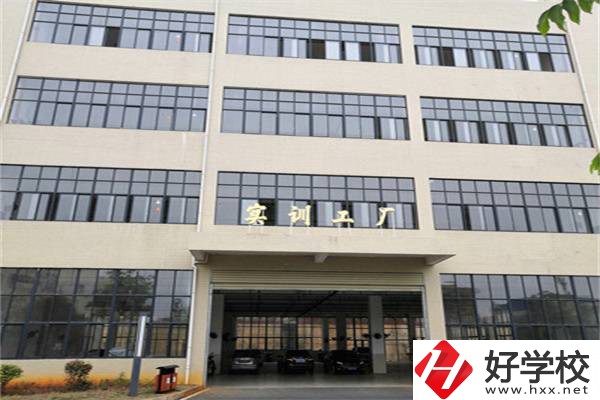 郴州臨武職業(yè)中專有高考班嗎？