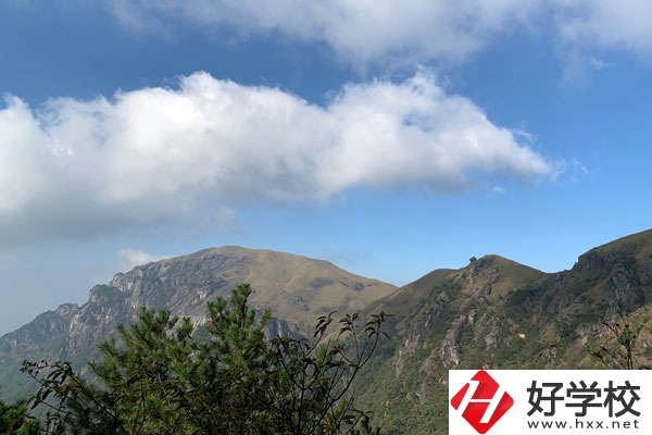 衡陽市信息網(wǎng)絡(luò)工程學(xué)校招生收費(fèi)標(biāo)準(zhǔn)是什么？