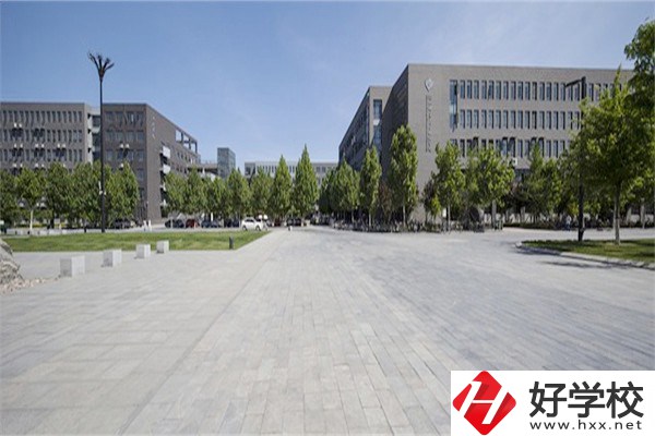 邵陽(yáng)的中專(zhuān)學(xué)校有哪些好？什么人適合上中專(zhuān)？