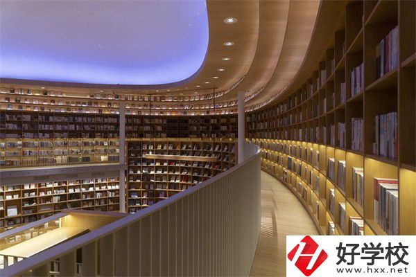 益陽公辦的中專有什么？上中專要考慮哪些問題？