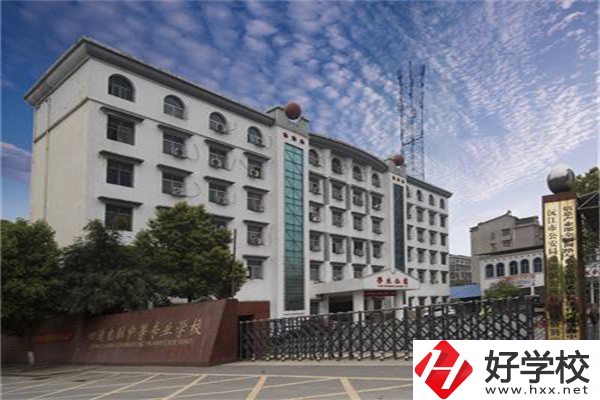 益陽有哪些計算機職校？專業(yè)就業(yè)前景怎么樣？