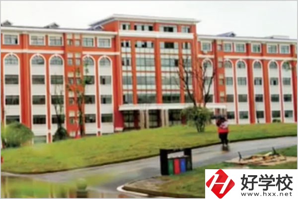 湖南醫(yī)藥職業(yè)中專有哪些招生專業(yè)？報考要求是什么？