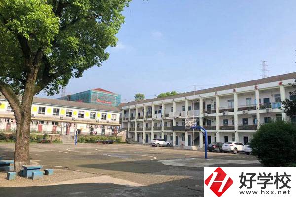 石門(mén)民族職業(yè)技術(shù)學(xué)校的辦學(xué)特色有哪些？