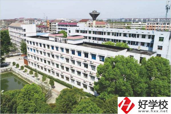 益陽衛(wèi)生職業(yè)技術(shù)學校怎么樣？是公辦還是民辦？