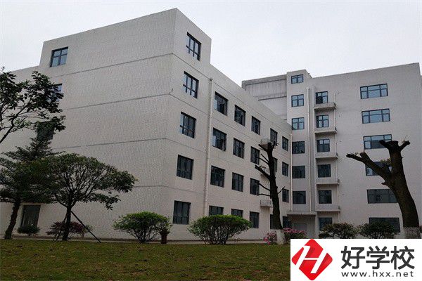 往屆生可以在湖南讀公辦中職嗎？有哪些學?？梢酝扑]？