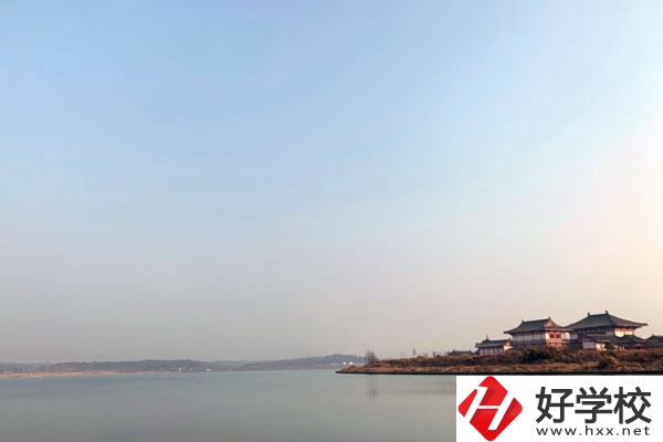 張家界汽修技校實(shí)力如何？學(xué)校生活環(huán)境怎么樣？