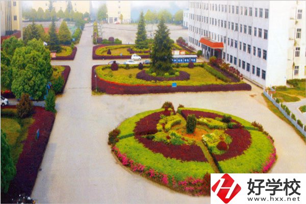 懷化職業(yè)技術(shù)學(xué)院怎么樣？有中職部嗎？