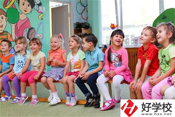 在湖南想當(dāng)老師可以學(xué)哪些專業(yè)？需要考證嗎？