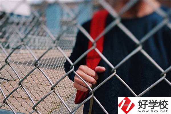 在湖南讀高中和讀職高有什么不同？職高生有什么優(yōu)勢(shì)？