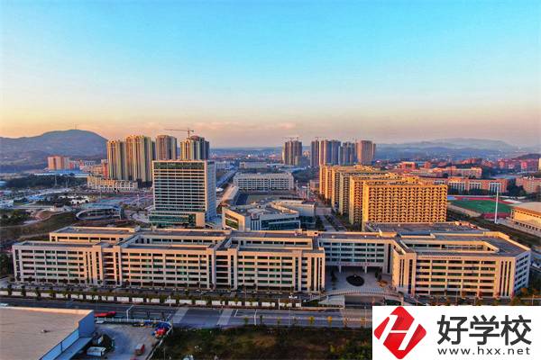 在湖南學(xué)外語(yǔ)可以讀什么職校？最新招生要求是什么？