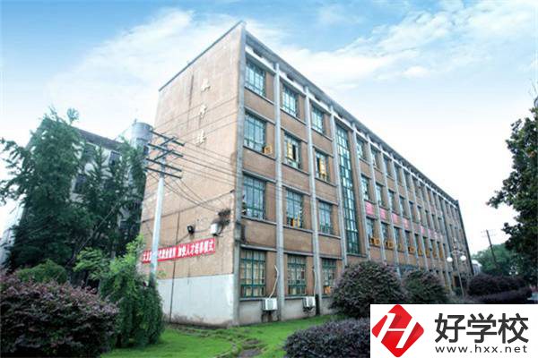 湘潭交通職業(yè)學(xué)校是公辦嗎？學(xué)費(fèi)是多少？