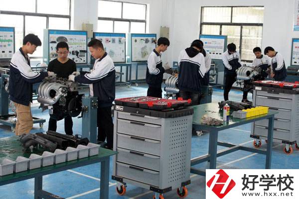 臨湘市職業(yè)中專學校學費需要多少？有沒有資助政策？