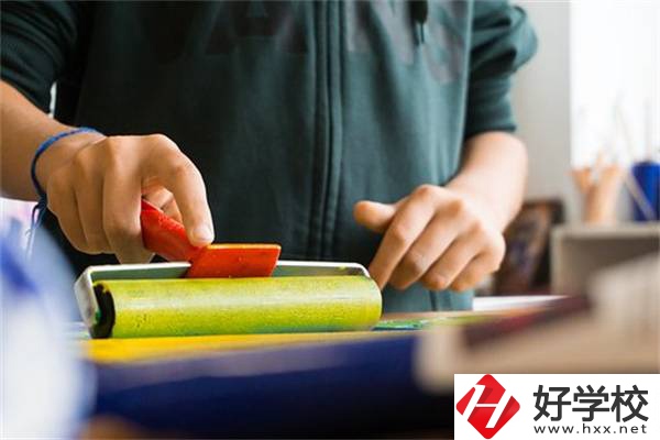 在湖南考不上高中又想繼續(xù)讀書怎么辦？有學校推薦嗎？