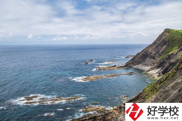 華容縣職業(yè)中專學校有高考班嗎？升學率怎么樣？