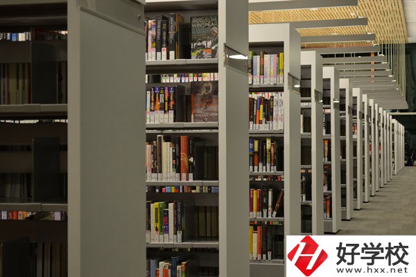長沙鐵航職業(yè)中等技術(shù)學(xué)校有哪些專業(yè)？學(xué)費(fèi)貴不貴？
