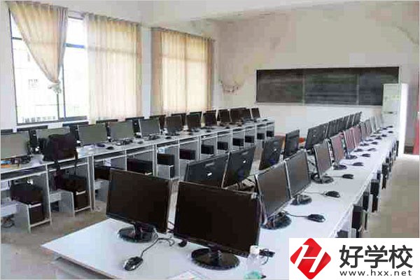 永州市第二技工學(xué)校是公辦還是民辦？辦學(xué)條件怎么樣？