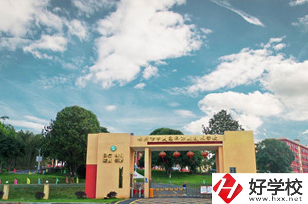 郴州市中大高科職業(yè)技術(shù)學(xué)校有哪些特色和優(yōu)勢？