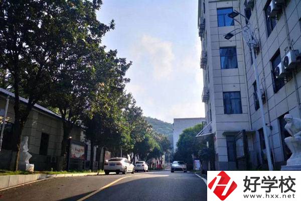 湖南瀟湘科技技工學(xué)校實(shí)訓(xùn)樓