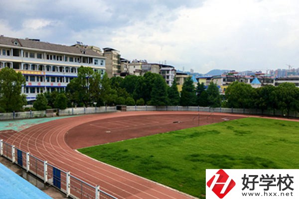 郴州有哪些中職學(xué)?？拷糜物L景區(qū)？