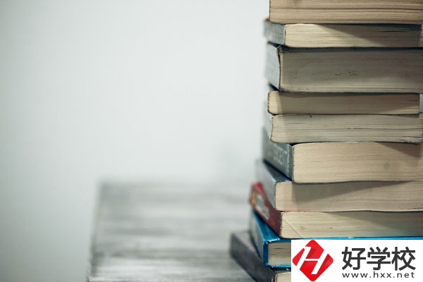 湖南耒陽(yáng)師范有什么專業(yè)？學(xué)費(fèi)貴不貴？