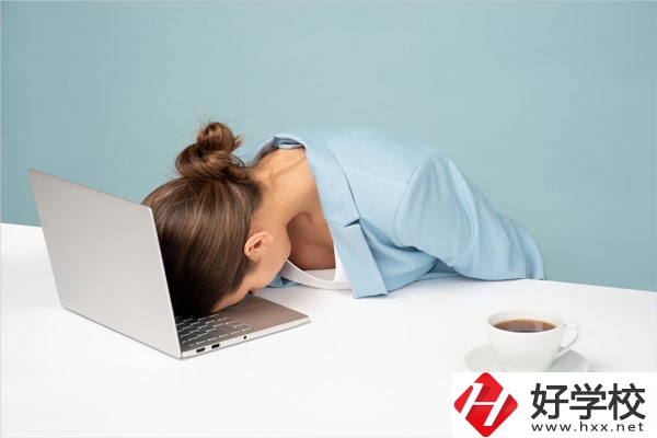 畢業(yè)后在長沙讀中專學校，該如何選擇專業(yè)呢？
