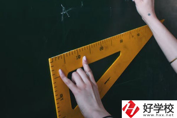 郴州市第一職業(yè)中專的學(xué)費(fèi)多少錢？值得讀嗎？