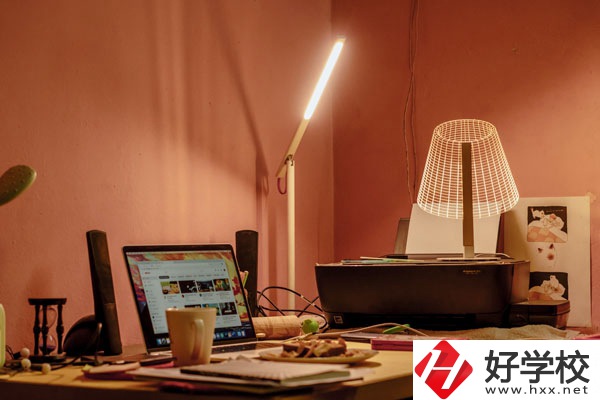 寧遠縣九峰職業(yè)中專學校好不好？宿舍怎么樣？