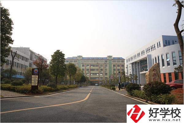 資興市職業(yè)技術學校值得報考嗎？有什么專業(yè)可以學？