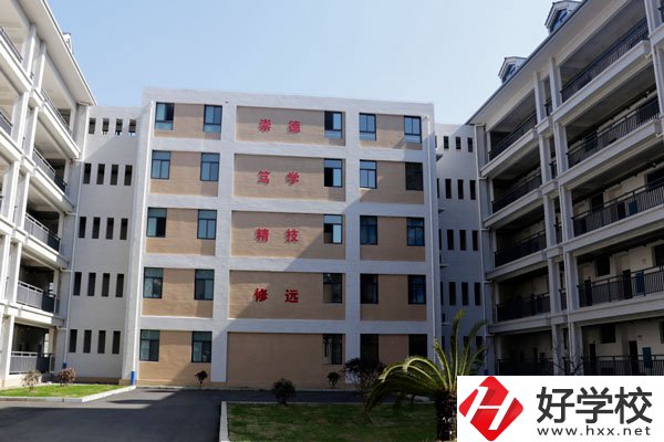 保靖縣中等職業(yè)技術(shù)學校師資力量如何？學校怎么樣？