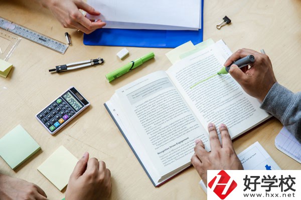 女生在衡陽(yáng)讀衛(wèi)校怎么樣？有前途嗎？